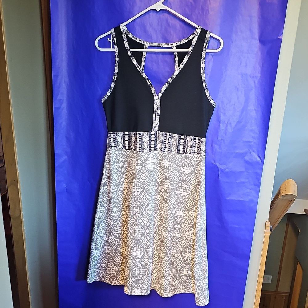 Marmot Black and White Patterned Midi Dress